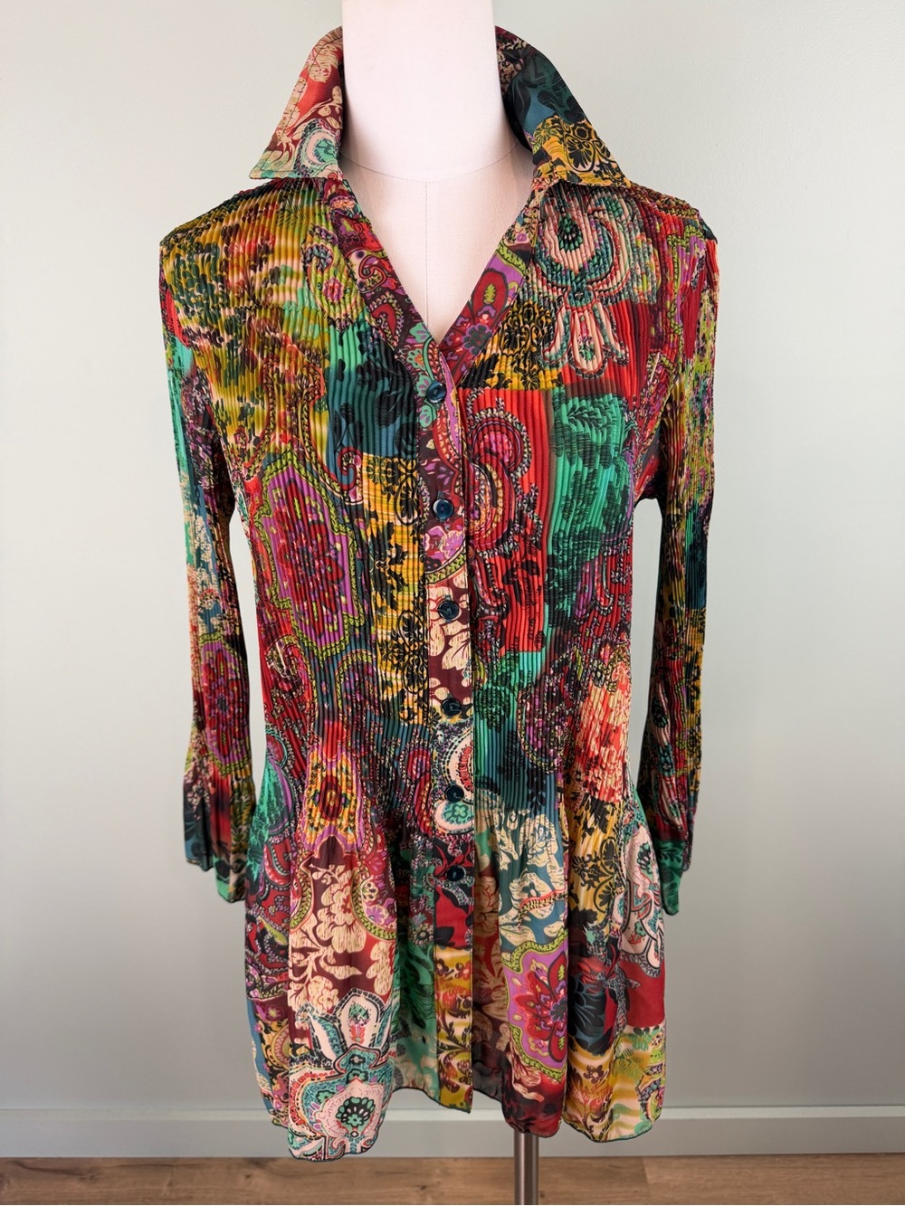 Rossi Roma Italy Multicolor Artsy paisley floral Crinkle button down blouse Sm.
